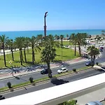 Frenta A La Playa Malaga-Antonio Machado